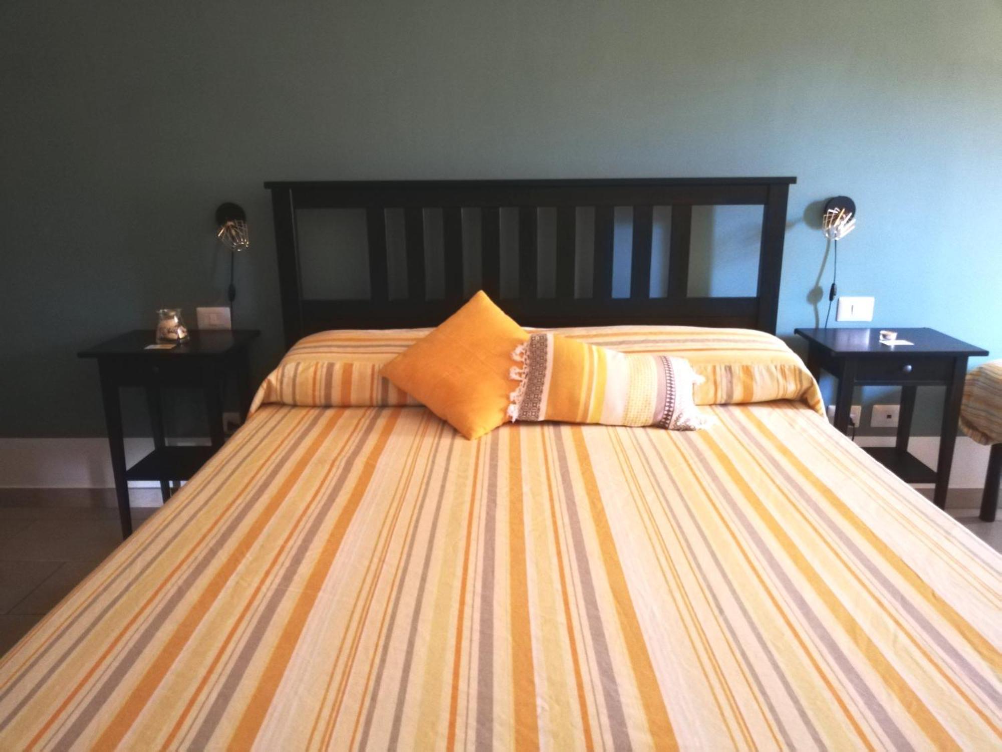 The Yellow House 3* Fiumicino